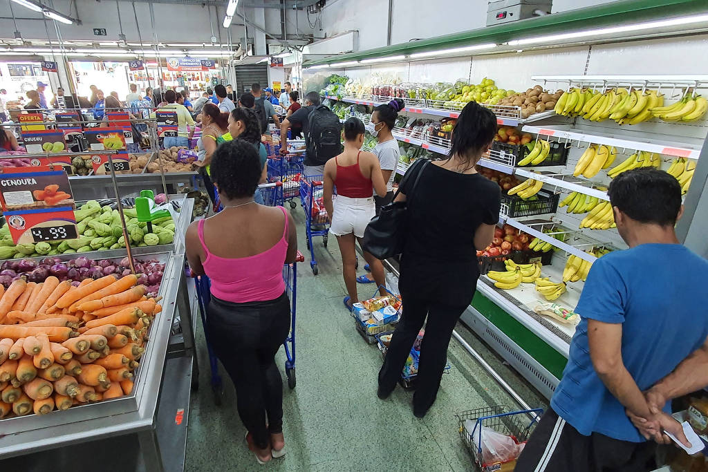 Inflação da cesta básica salta de 13% para 21% em março; veja ranking